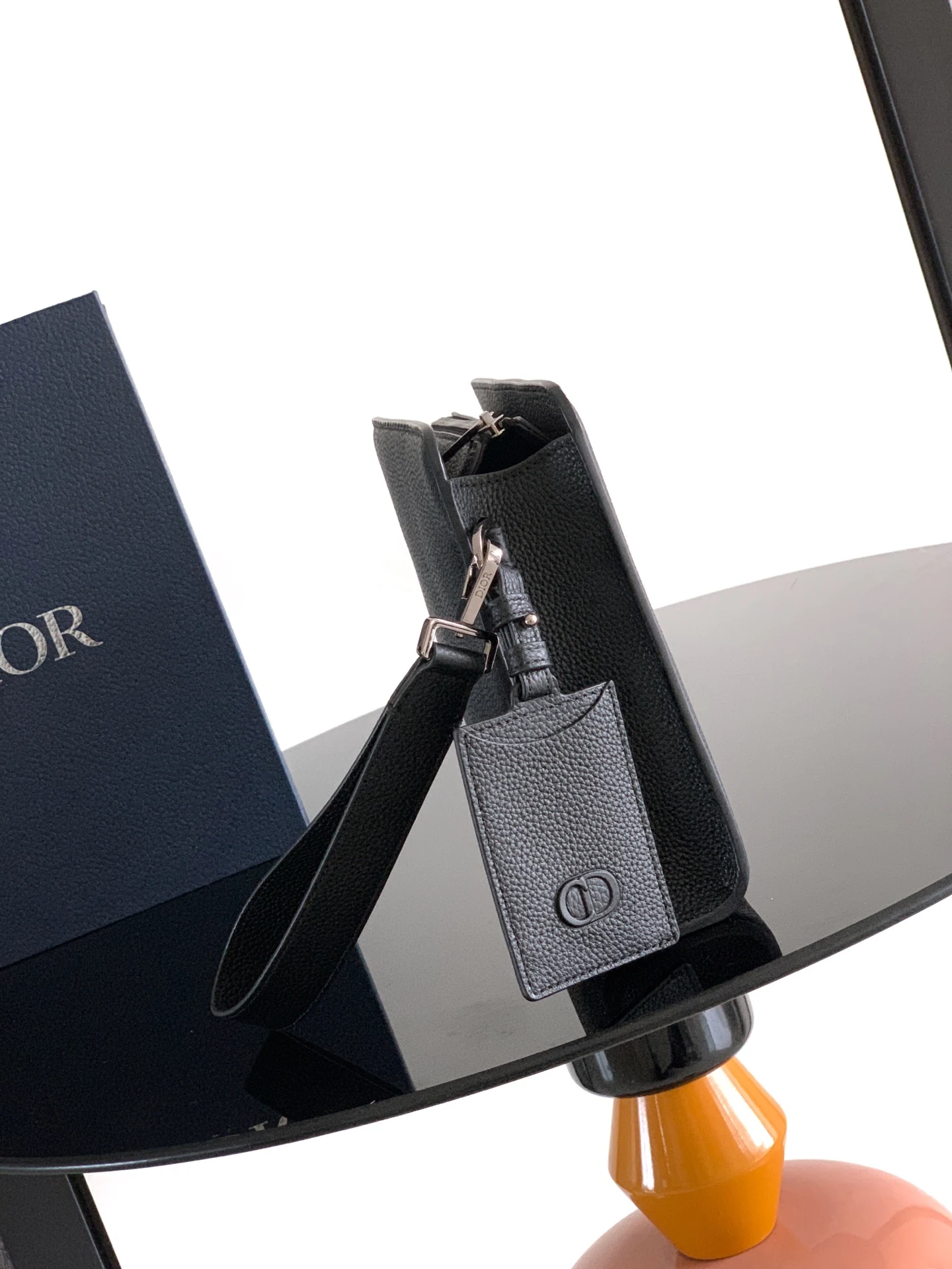 Dior CD Icon A5 Triangle Pouch, New from the Winter 2025 Men s Collection - Detail view 3