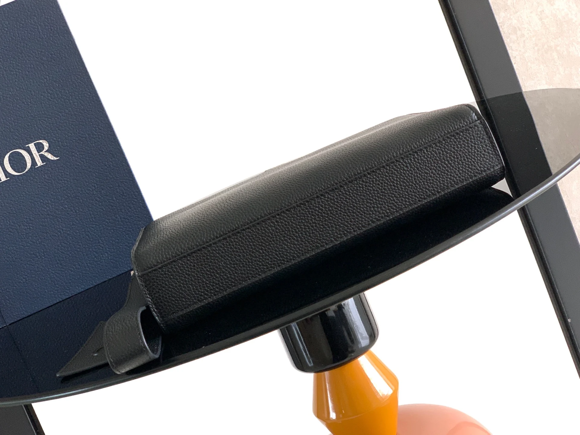 Dior CD Icon A5 Triangle Pouch, New from the Winter 2025 Men s Collection - Detail view 4