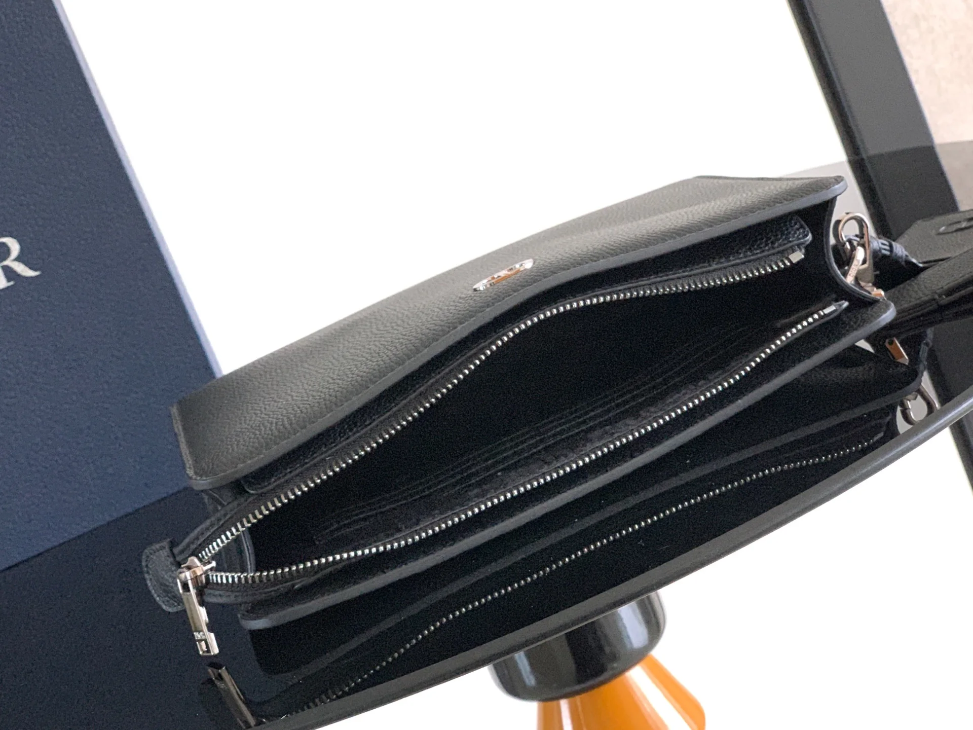 Dior CD Icon A5 Triangle Pouch, New from the Winter 2025 Men s Collection - Detail view 7