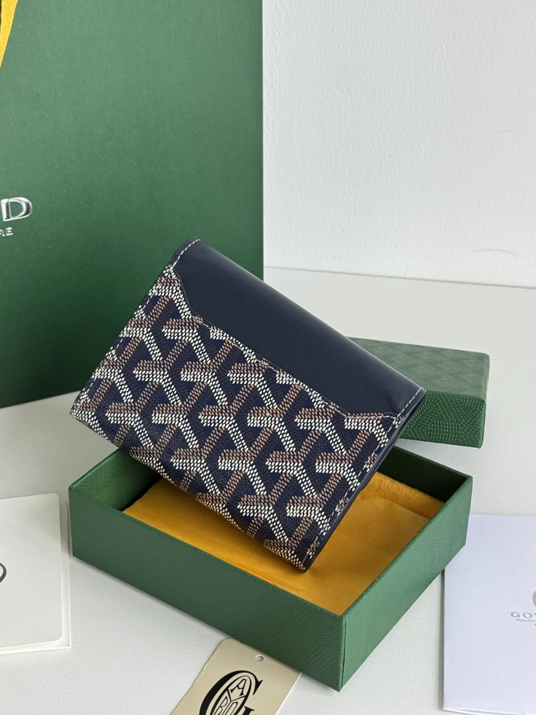 Goyard 3319 Saint-Gabriel Envelope Trifold Wallet - Detail view 3