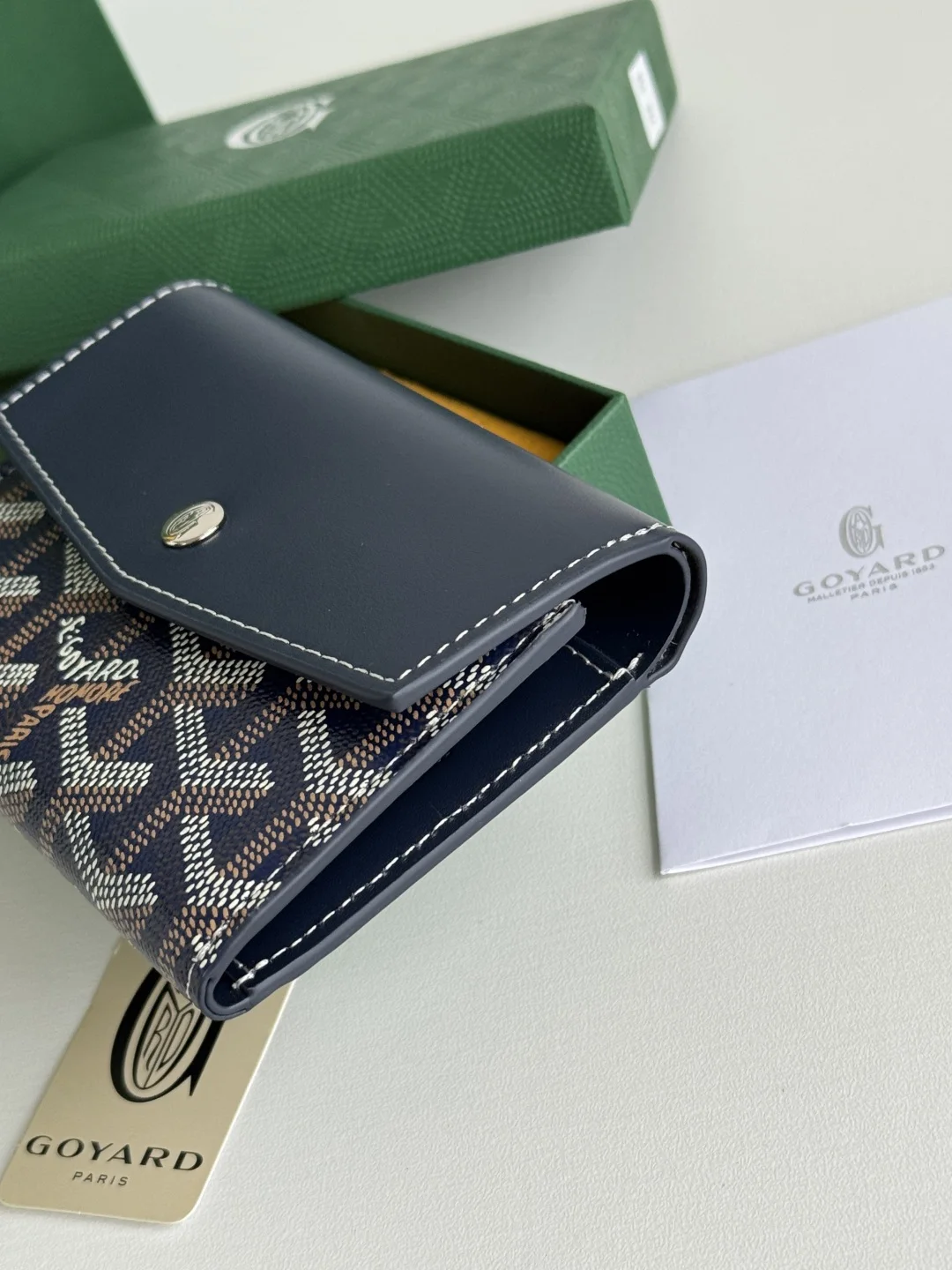 Goyard 3319 Saint-Gabriel Envelope Trifold Wallet - Detail view 6