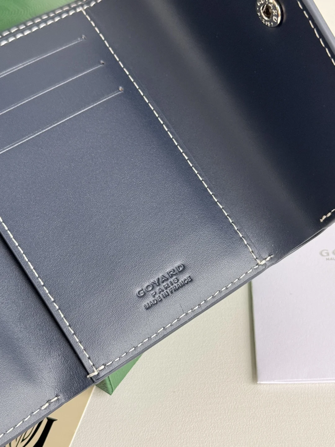 Goyard 3319 Saint-Gabriel Envelope Trifold Wallet - Detail view 9