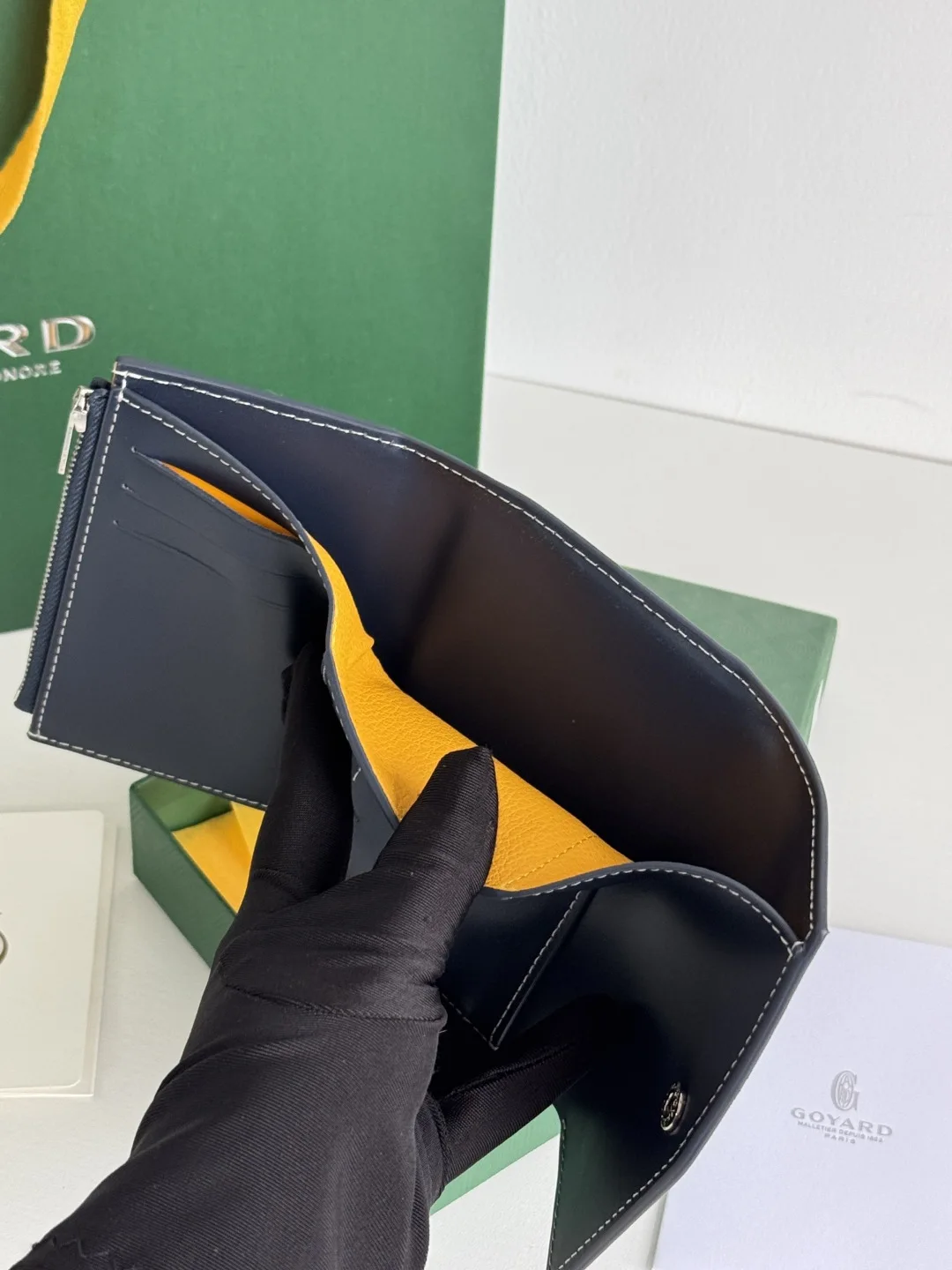 Goyard 3319 Saint-Gabriel Envelope Trifold Wallet - Detail view 12