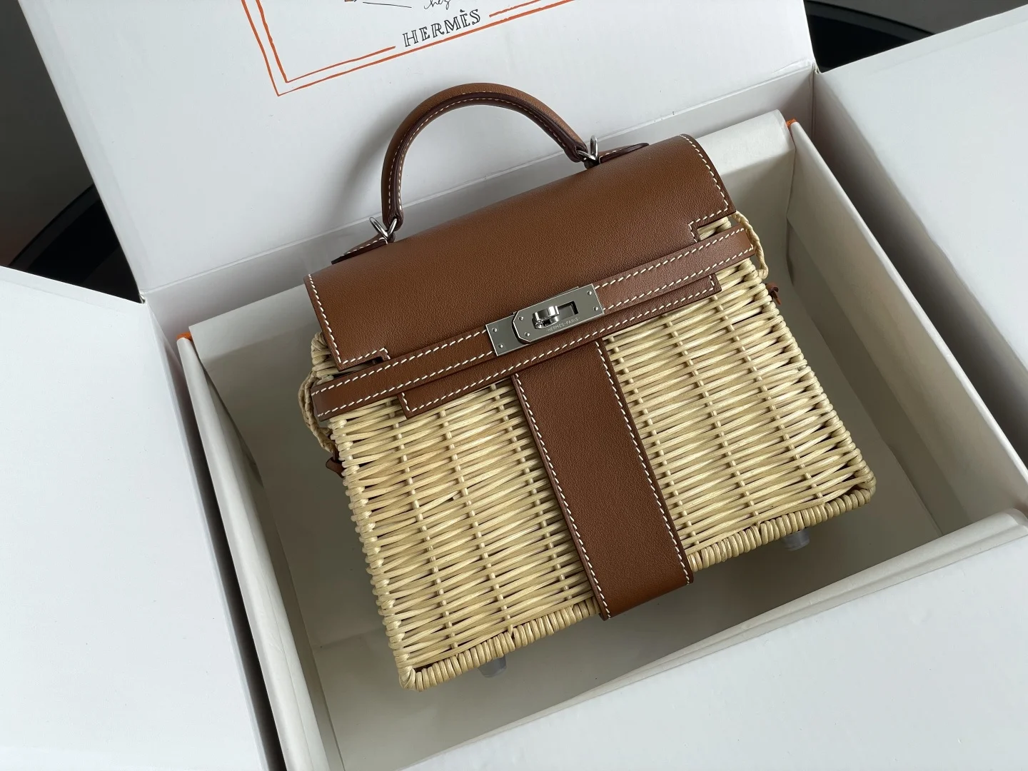  新品Kelly picnic 野餐包 20cm 原厂进口Swift皮拼手工编织柳条 金棕 银扣限量版 专柜同步 蜜蜡线缝制 纯钢五金 