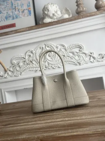 半手工  Ntogo皮  Garden party 花园包mini自重自轻作为通勤或妈咪包首先颜值与实用融合一体蜡线半手工颜色 冰川白尺寸 23cm