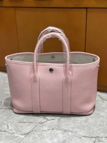 现货 𝙂𝙖𝙧𝙙𝙚𝙣 𝙥𝙖𝙧𝙩𝙮 30cm花园包全皮 新颜色  3Q粉通勤 出街都很适配  满满高级感