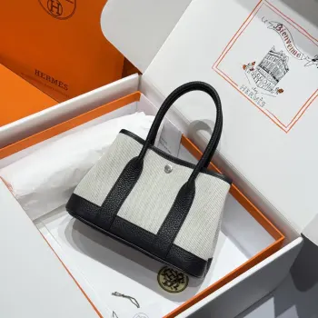 半手工 迷你花园 Garden party mini  黑色 独家品质 机车蜡线 同步专柜 所见即所得轻盈感天花板 迷你尺寸太灵动了 低调高级玩家都爱它  尺寸23cm 9595090garden party Mini