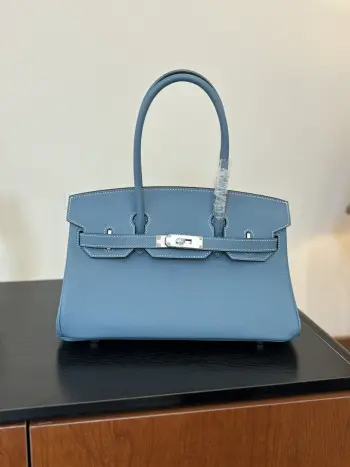 铂金 Birkin Shoulder 29cm 冲啊 皮料呢选用Evercolor皮 非常轻便 包型也很非常个性 摩登感十足 