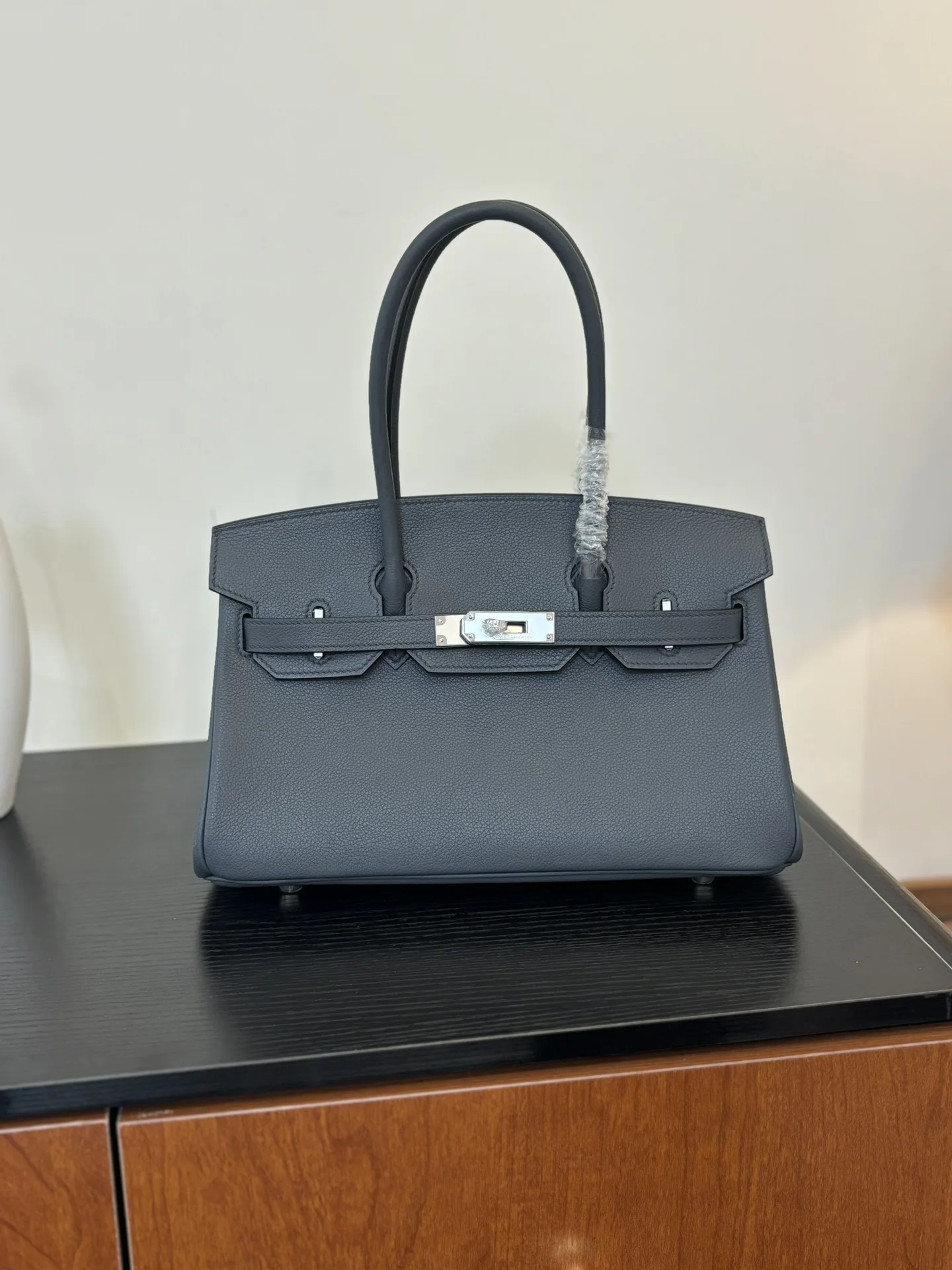 铂金 Birkin Shoulder 29cm 冲啊 皮料呢选用Evercolor皮 非常轻便 包型也很非常个性 摩登感十足