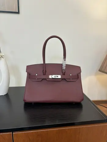 铂金 Birkin Shoulder 29cm 冲啊 皮料呢选用Evercolor皮 非常轻便 包型也很非常个性 摩登感十足 