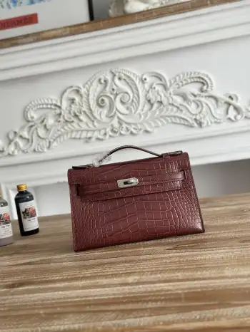 现货半手工 俗称kelly凯莉迷你一代手包hermes  kelly mini 鳄鱼纹牛皮半手工 蜜蜡缝线颜色 酒红 银扣尺寸 22cm