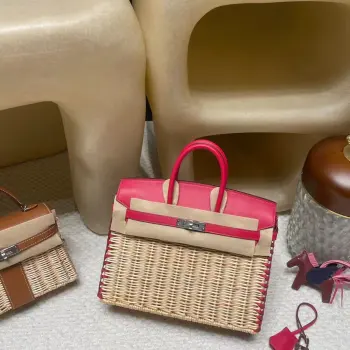 Birkin picnic 野餐包 野餐最豪华装备让人一见倾心的竹编包 相比其他材质的包包 这样的竹编更  度假的的惬意感觉 不仅透出时髦气息 更是独特魅力 90 覆盆子 银扣
