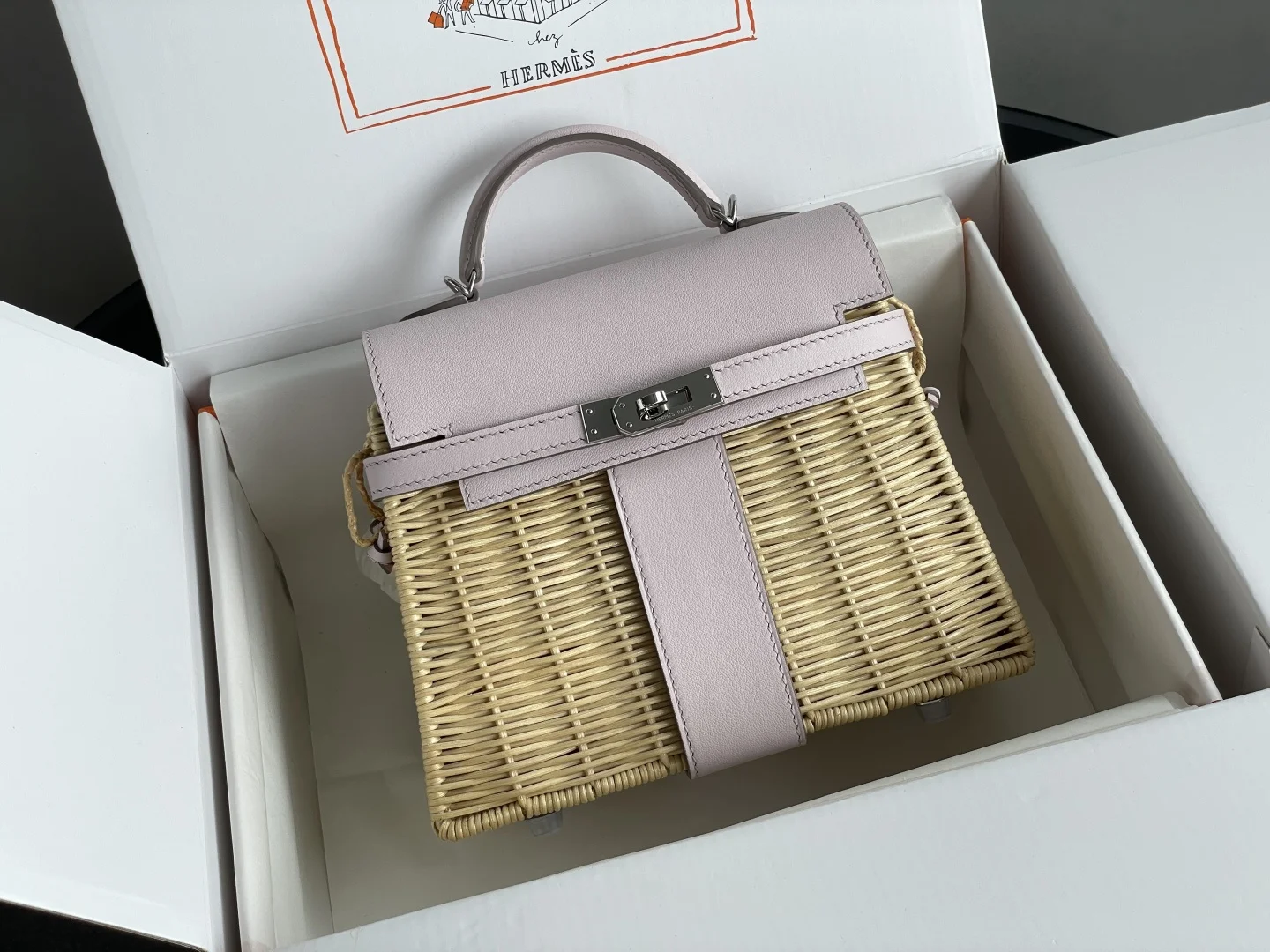  新品Kelly picnic 野餐包 20cm 原厂进口Swift皮拼手工编织柳条 梦幻粉紫 银扣限量版 专柜同步 蜜蜡线缝制 纯钢五金