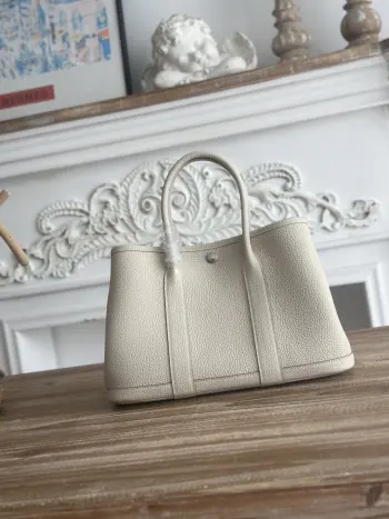 半手工 现货 Ntogo皮 Garden party 花园包自重自轻作为通勤或妈咪包首先颜值与实用融合一体蜡线半手工颜色 奶昔白尺寸 30cm