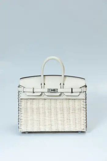 Birkin picnic 野餐包 野餐最豪华装备让人一见倾心的竹编包 相比其他材质的包包 这样的竹编更  度假的的惬意感觉 不仅透出时髦气息 更是独特魅力 