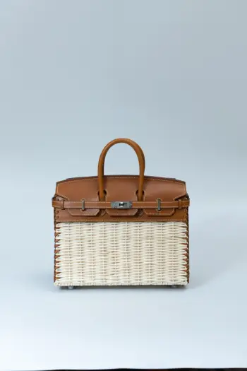 Birkin picnic 野餐包 野餐最豪华装备让人一见倾心的竹编包 相比其他材质的包包 这样的竹编更  度假的的惬意感觉 不仅透出时髦气息 更是独特魅力 