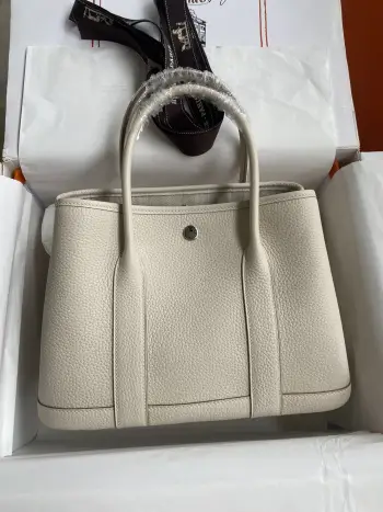 半手工 Garden party 30cm 36cm花园包 奶昔白材质 电镀纯钢五金皮料材质 A级togo皮 同步专柜蜜蜡线缝制