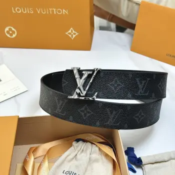 LV.路易威登 全套包装 宽度 40mm宽度 正品一体铸造五金钢扣 原厂皮料 双面原厂定制进口面料 可送礼自用不错选择
