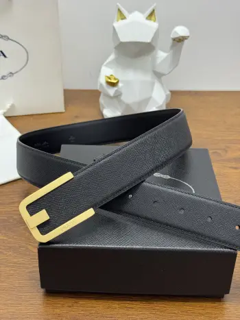 普拉达.PRADA 全套包装 4.0cm 平纹纹理牛皮品质 每个细节都体现出至高的品味和格调 整体造型增添优雅韵味 低调奢华的典范 优雅迷人气息 精致的手工艺制作 