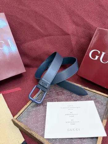 Gucci 款号 673921 AP0N 4099 表面材料是定制进口小牛皮 宽度3.5cm 皮圈缝制立体GG五金配饰 方形简约针扣