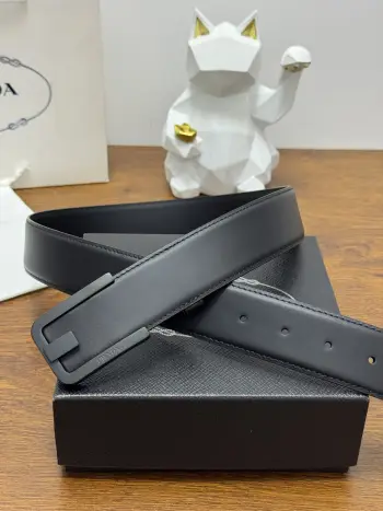 普拉达.PRADA 全套包装 4.0cm 平纹纹理牛皮品质 每个细节都体现出至高的品味和格调 整体造型增添优雅韵味 低调奢华的典范 优雅迷人气息 精致的手工艺制作 
