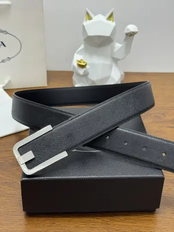 普拉达.PRADA 全套包装 4.0cm 平纹纹理牛皮品质 每个细节都体现出至高的品味和格调 整体造型增添优雅韵味 低调奢华的典范 优雅迷人气息 精致的手工艺制作 