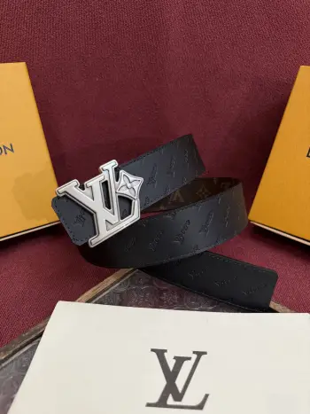 LV.路易威登 全套包装 宽度 40mm宽度 正品一体铸造五金钢扣 原厂皮料 双面原厂定制进口面料 可送礼自用不错选择
