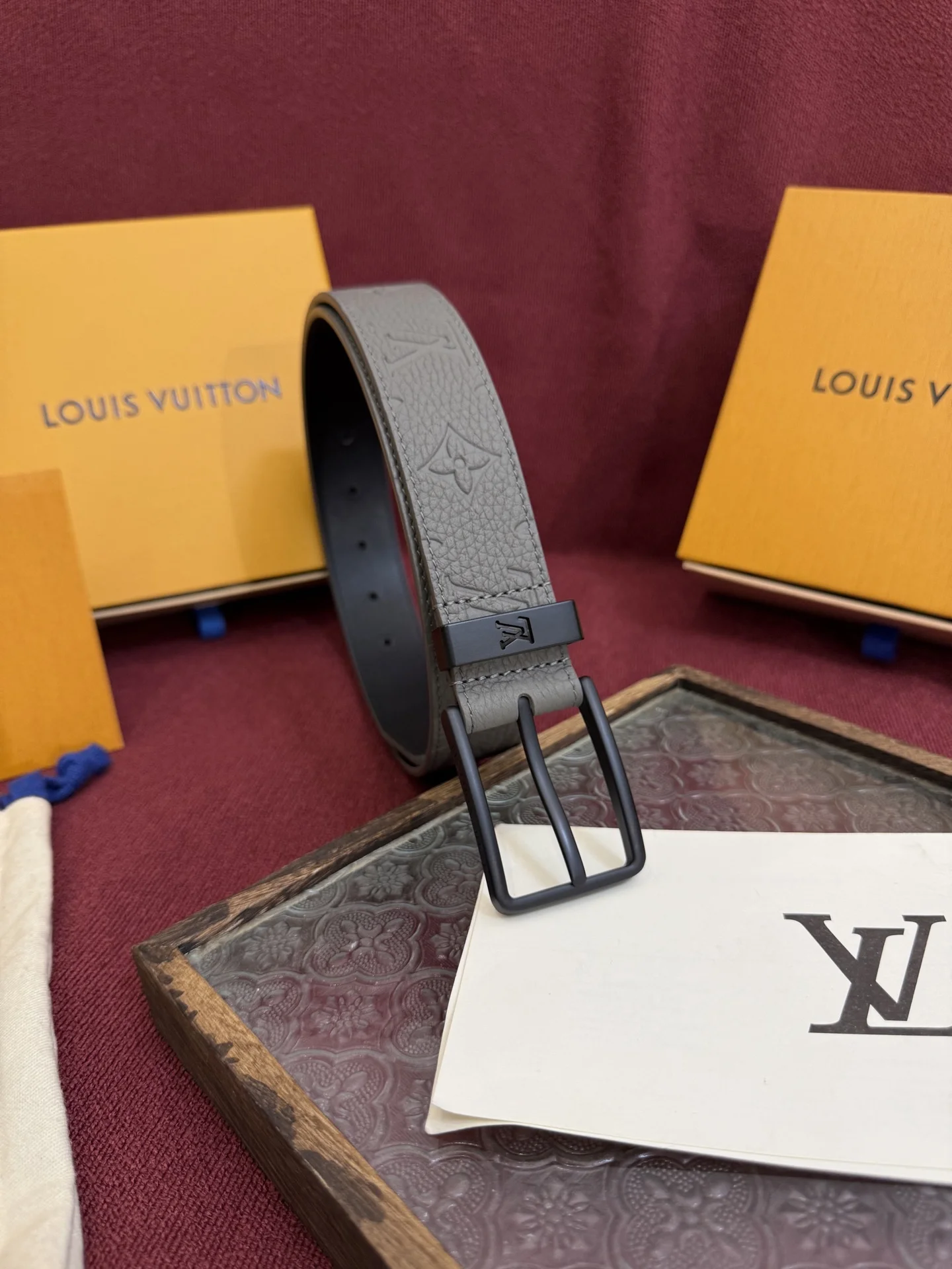 Louis Vuitton 2025 New Men s Leather Belt, 3.5cm Width - Detail view 3