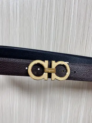 Ferragamo.菲拉格慕 全套包装 宽度3.5cm 高级定制款男士皮带 双面进口牛皮 可双面使用 自行选择搭配 真材实料 很有质感 时尚经典不失风范 搭配精品尾夹扣 长短可自行裁剪