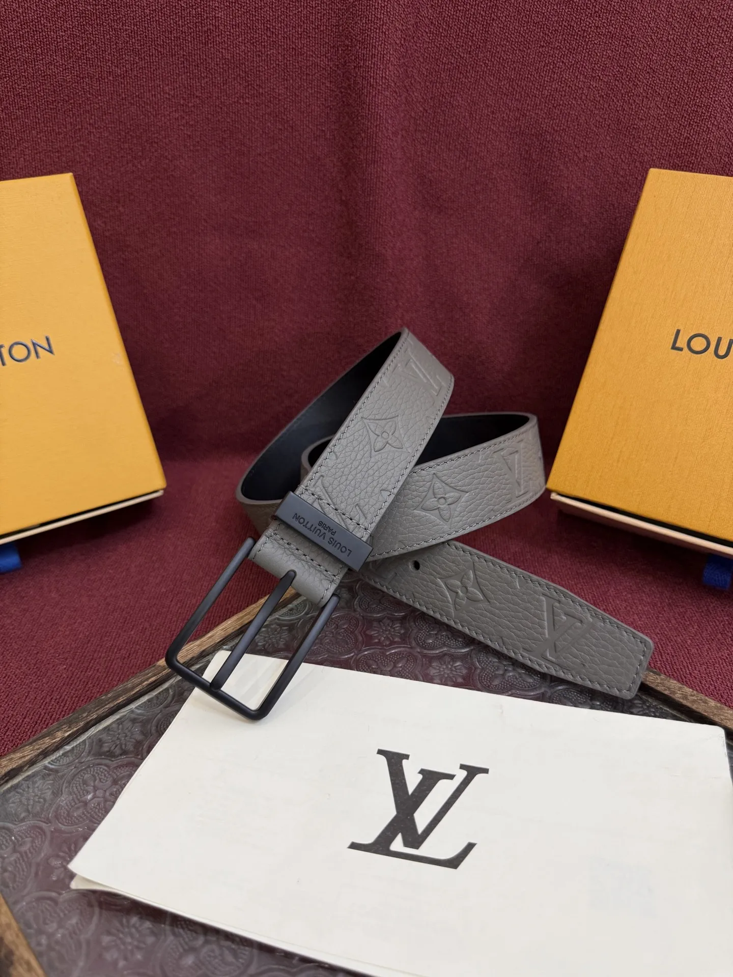 Louis Vuitton 2025 New Men s Leather Belt, 3.5cm Width - Detail view 1
