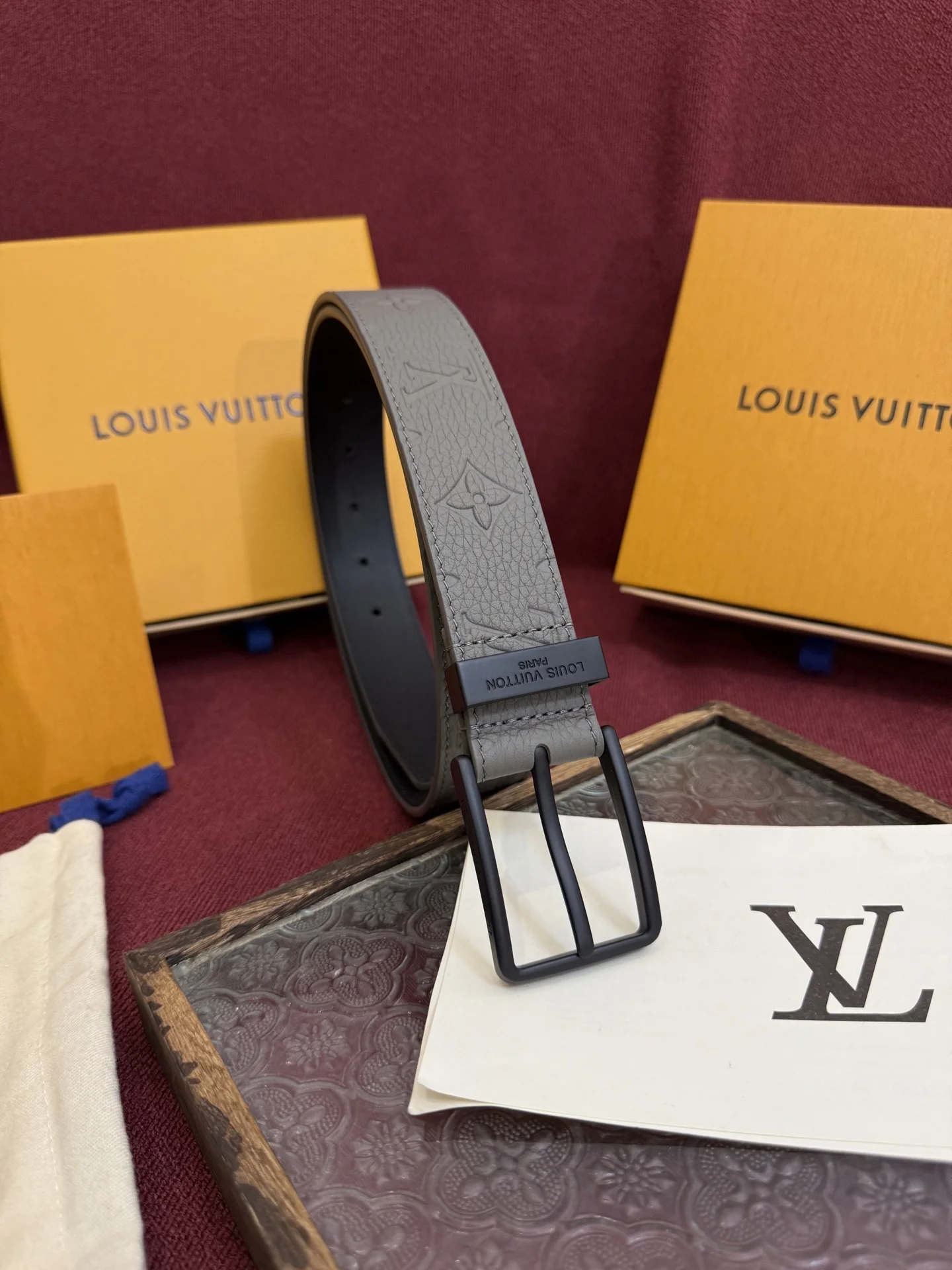 Louis Vuitton 2025 New Men s Leather Belt, 3.5cm Width - Detail view 3