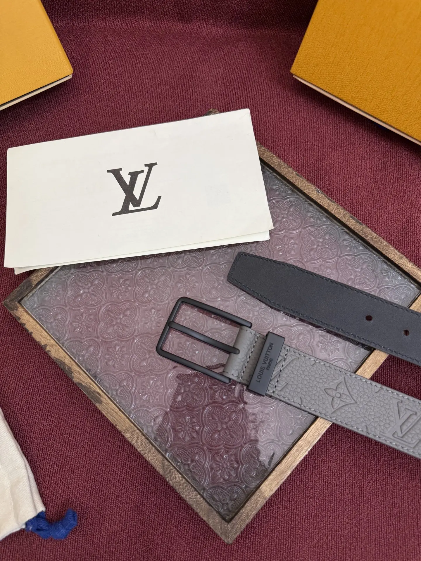 Louis Vuitton 2025 New Men s Leather Belt, 3.5cm Width - Detail view 4