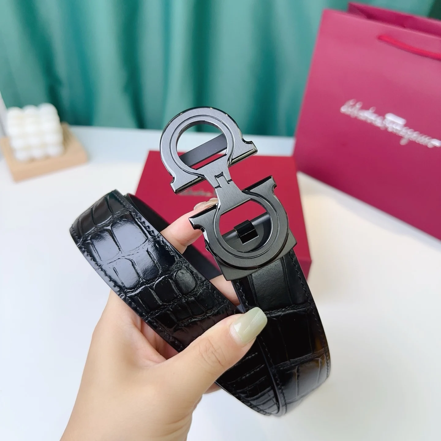 Ferragamo 35MM width men s automatic buckle leather belt, automatic smooth buckle waistband - Detail view 4