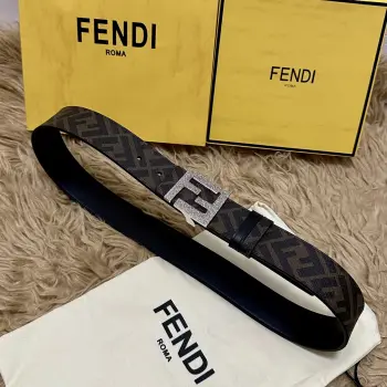 FENDI 芬迪 全套包装 专柜同款 宽4.0CM 双环正反用腰带 FF按钉搭扣 黑色Cuoio Romano皮革材质 反面面料带有烟草黄和黑色FF图案 四方金属饰面 时尚经典 百搭款