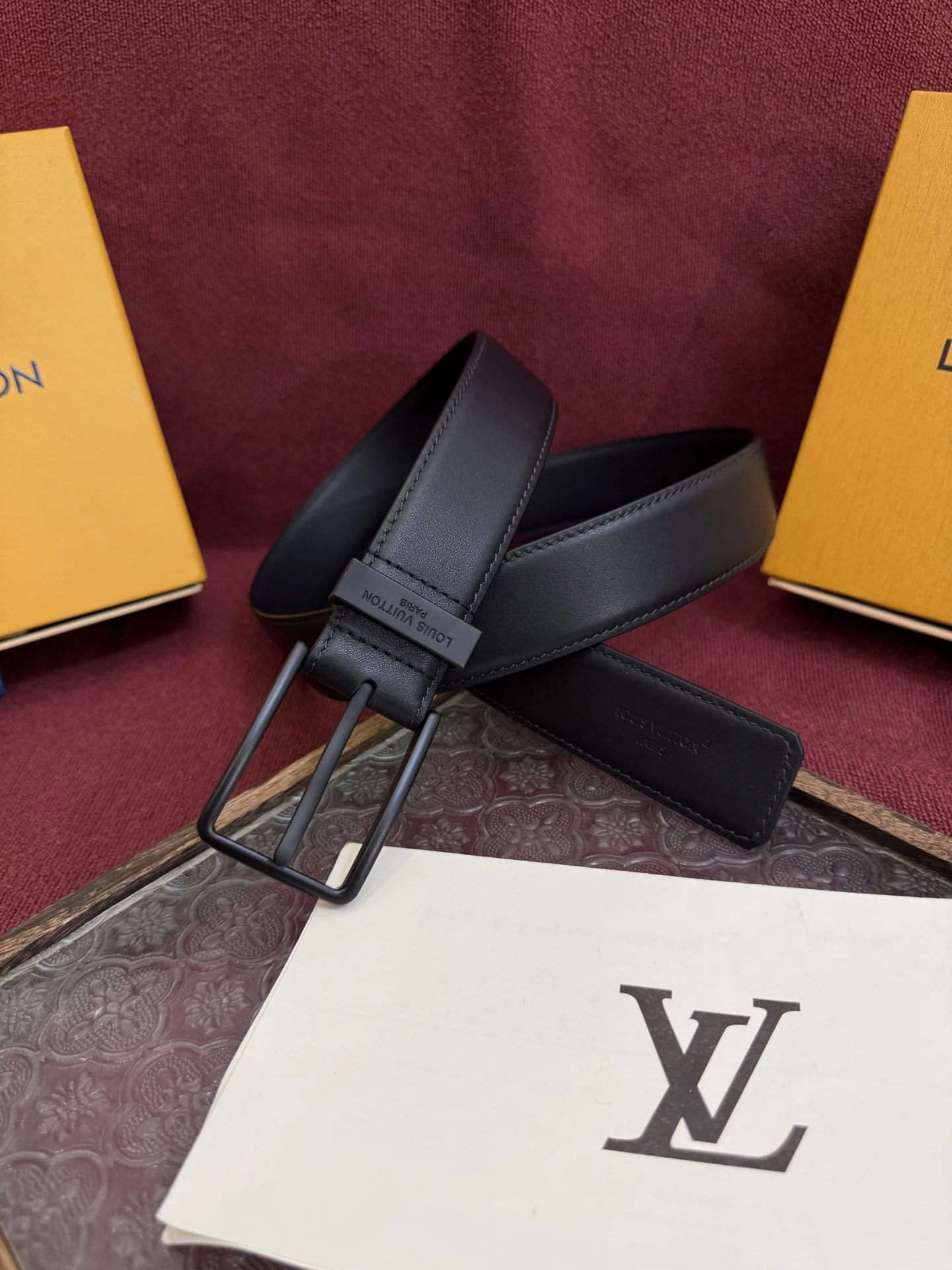 Louis Vuitton 2025 New Men s Leather Belt, 3.5cm Width - Detail view 1