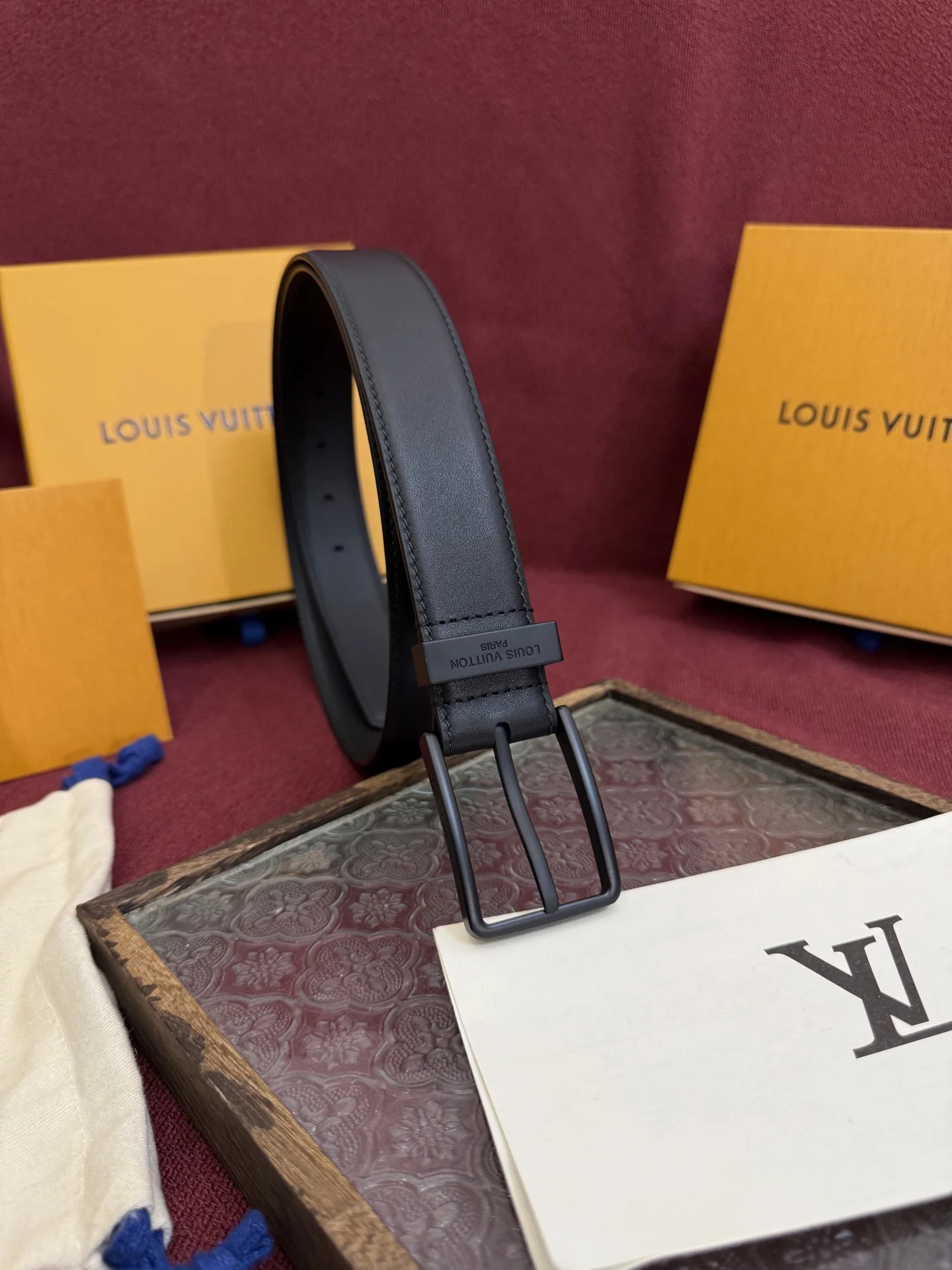 Louis Vuitton 2025 New Men s Leather Belt, 3.5cm Width - Detail view 2