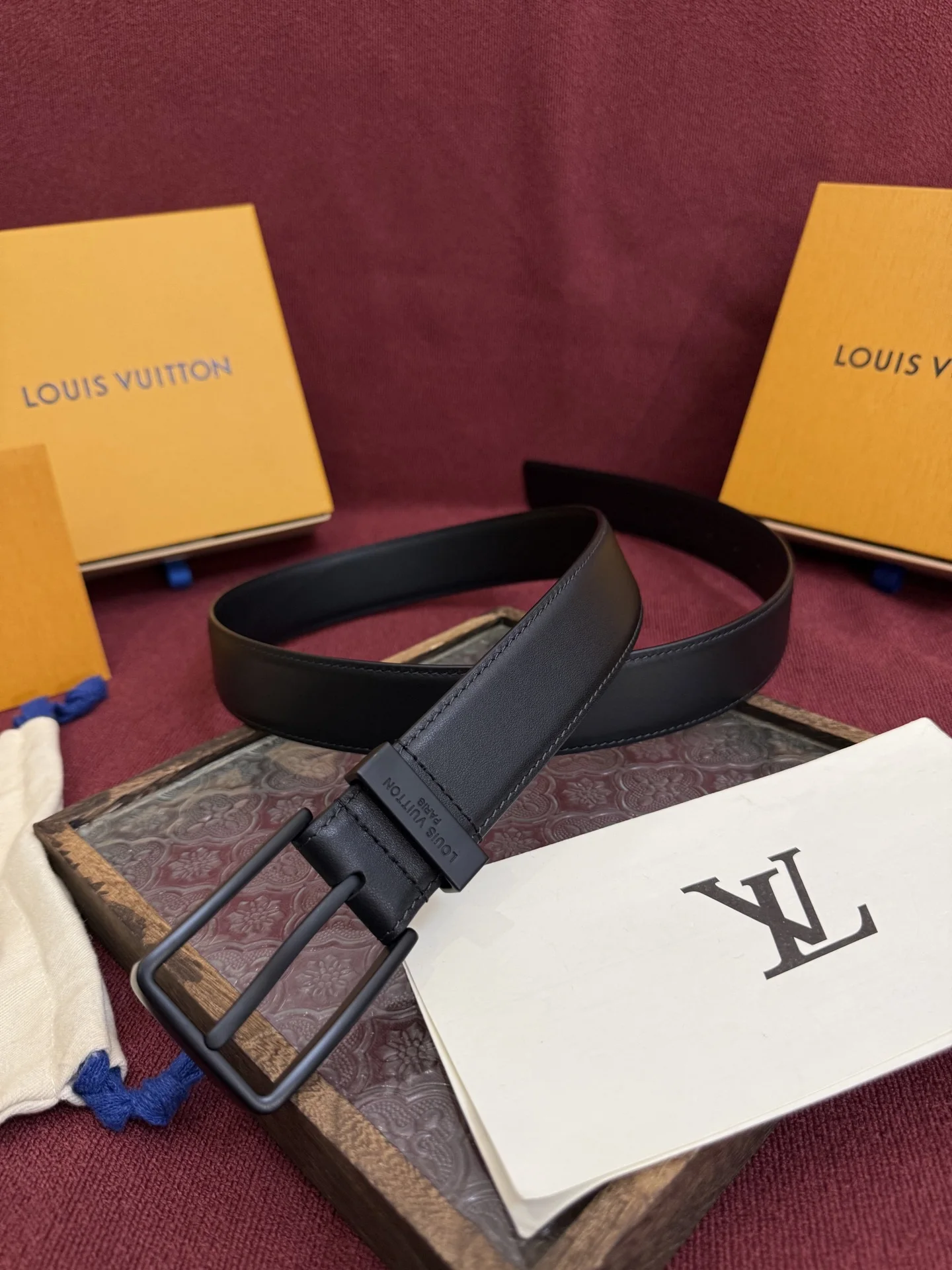 Louis Vuitton 2025 New Men s Leather Belt, 3.5cm Width - Detail view 3