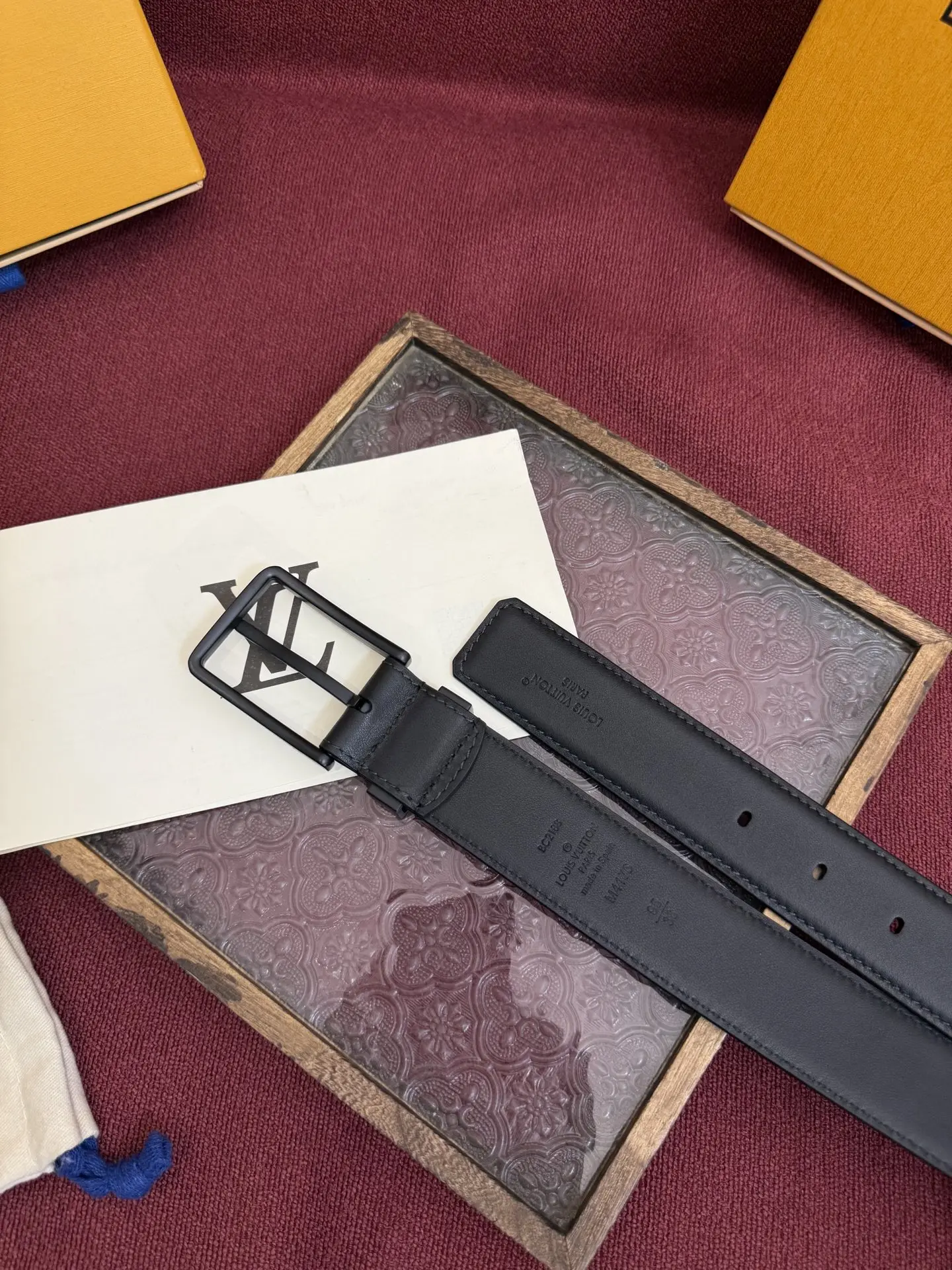 Louis Vuitton 2025 New Men s Leather Belt, 3.5cm Width - Detail view 5