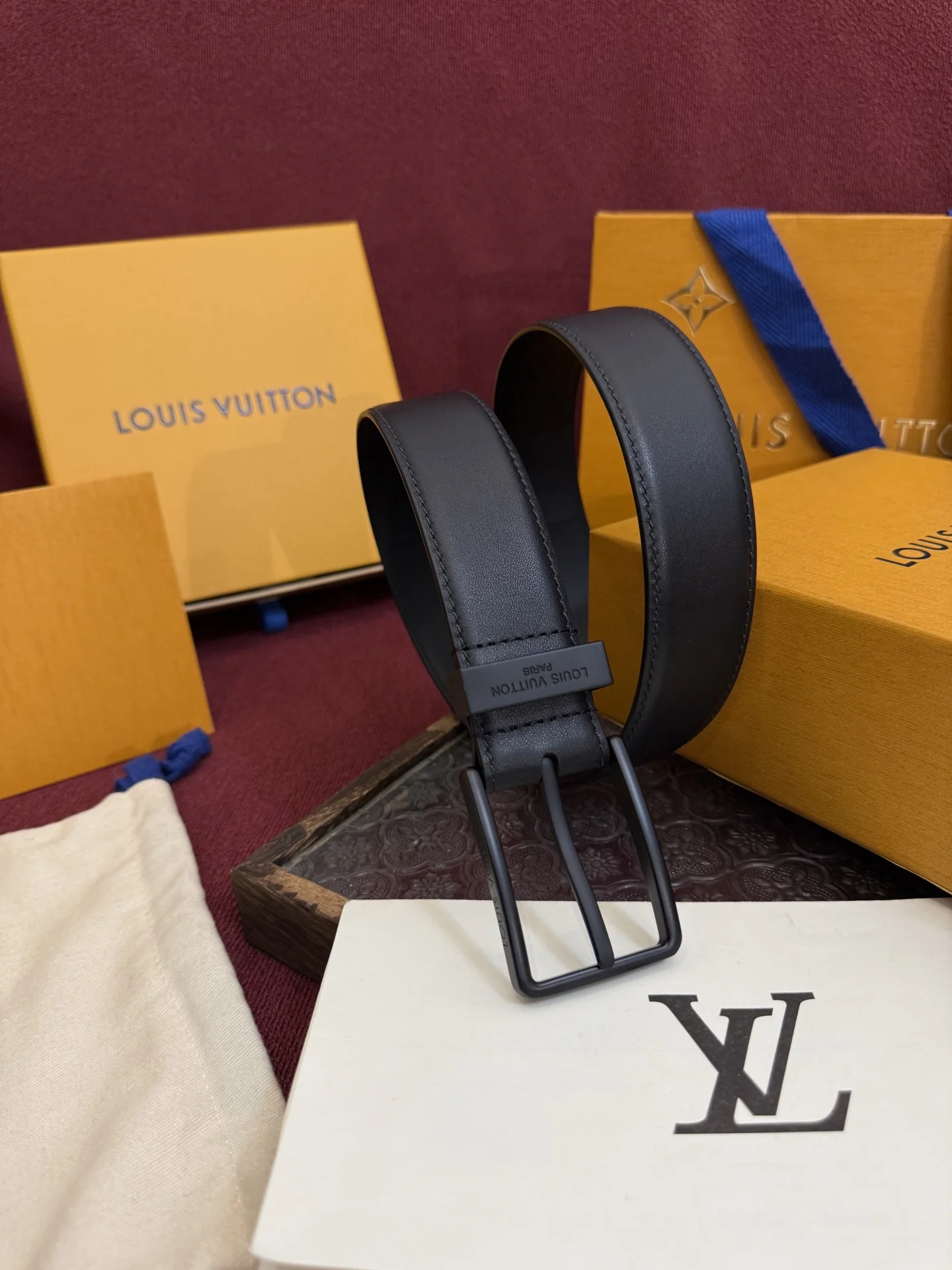 Louis Vuitton 2025 New Men s Leather Belt, 3.5cm Width - Detail view 6