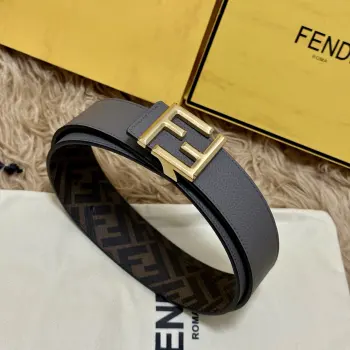 FENDI 芬迪 全套包装 专柜同款 宽4.0CM 双环正反用腰带 FF按钉搭扣 黑色Cuoio Romano皮革材质 反面面料带有烟草黄和黑色FF图案 四方金属饰面 时尚经典 百搭款