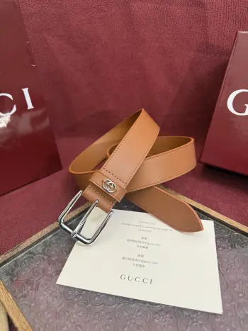 Gucci 款号 673921 AP0G 601254 表面材料是定制进口小牛皮 宽度3.5cm 皮圈缝制立体GG五金配饰 方形简约针扣
