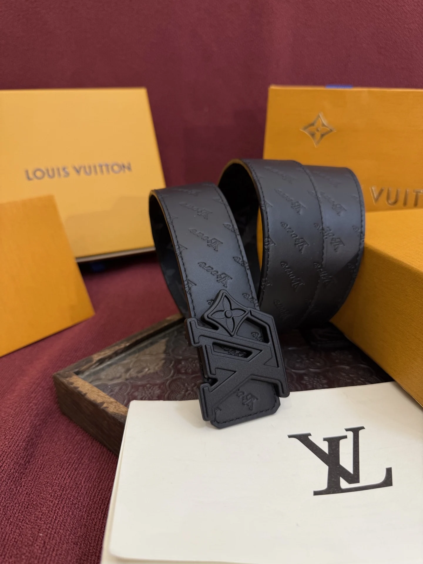 Louis Vuitton 40mm width, double-sided original custom imported fabric men s belt - Detail view 6