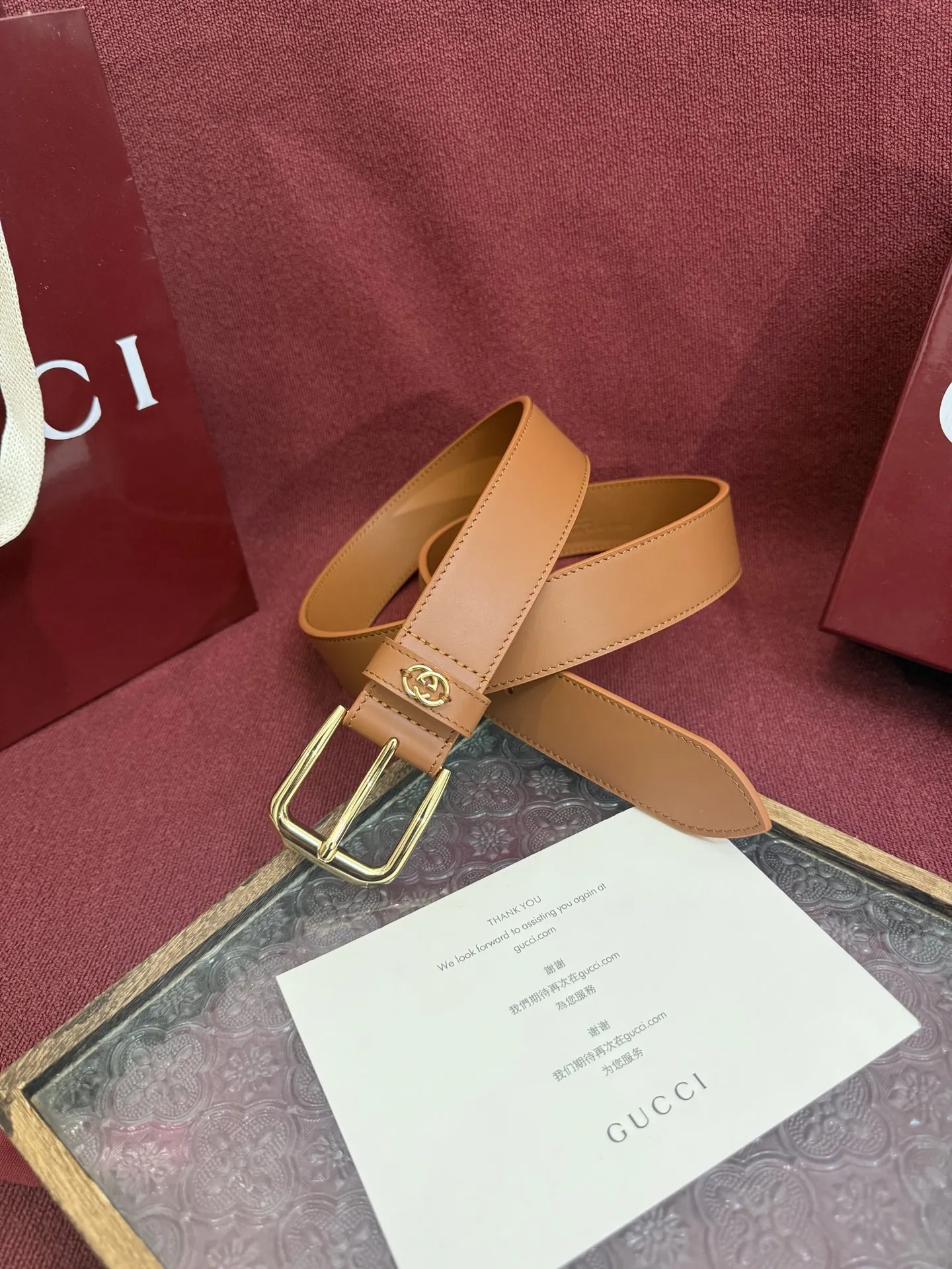 原单古奇皮带|高仿古奇皮带|精仿古奇皮带|一比一古奇皮带Gucci 款号 673921 AP0G 601254 表面材料是定制进口小牛皮 宽度3.5cm 皮圈缝制立体GG五金配饰 方形简约针扣