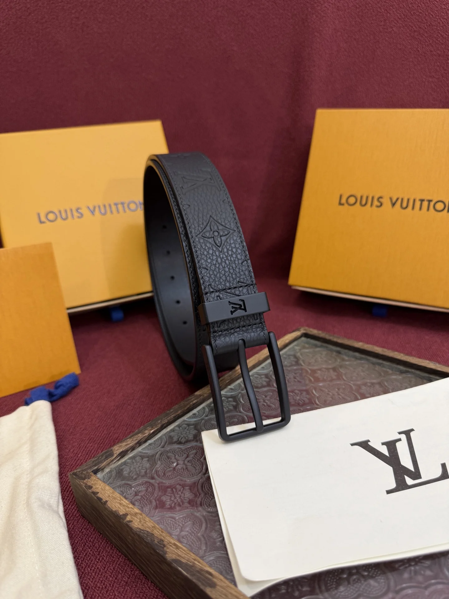 Louis Vuitton 2025 New Men s Leather Belt, 3.5cm Width - Detail view 3