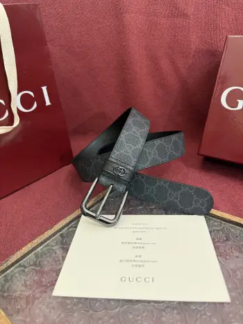 Gucci 款号 673921 92TIN 1000 表面材料是黑色定制PVC 宽度3.5cm 皮圈缝制立体GG五金配饰 方形简约针扣