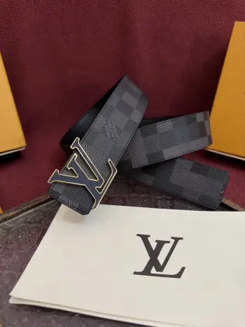 LV.路易威登 全套包装 宽度 40mm宽度 正品一体铸造五金钢扣 原厂皮料 双面原厂定制进口面料 可送礼自用不错选择