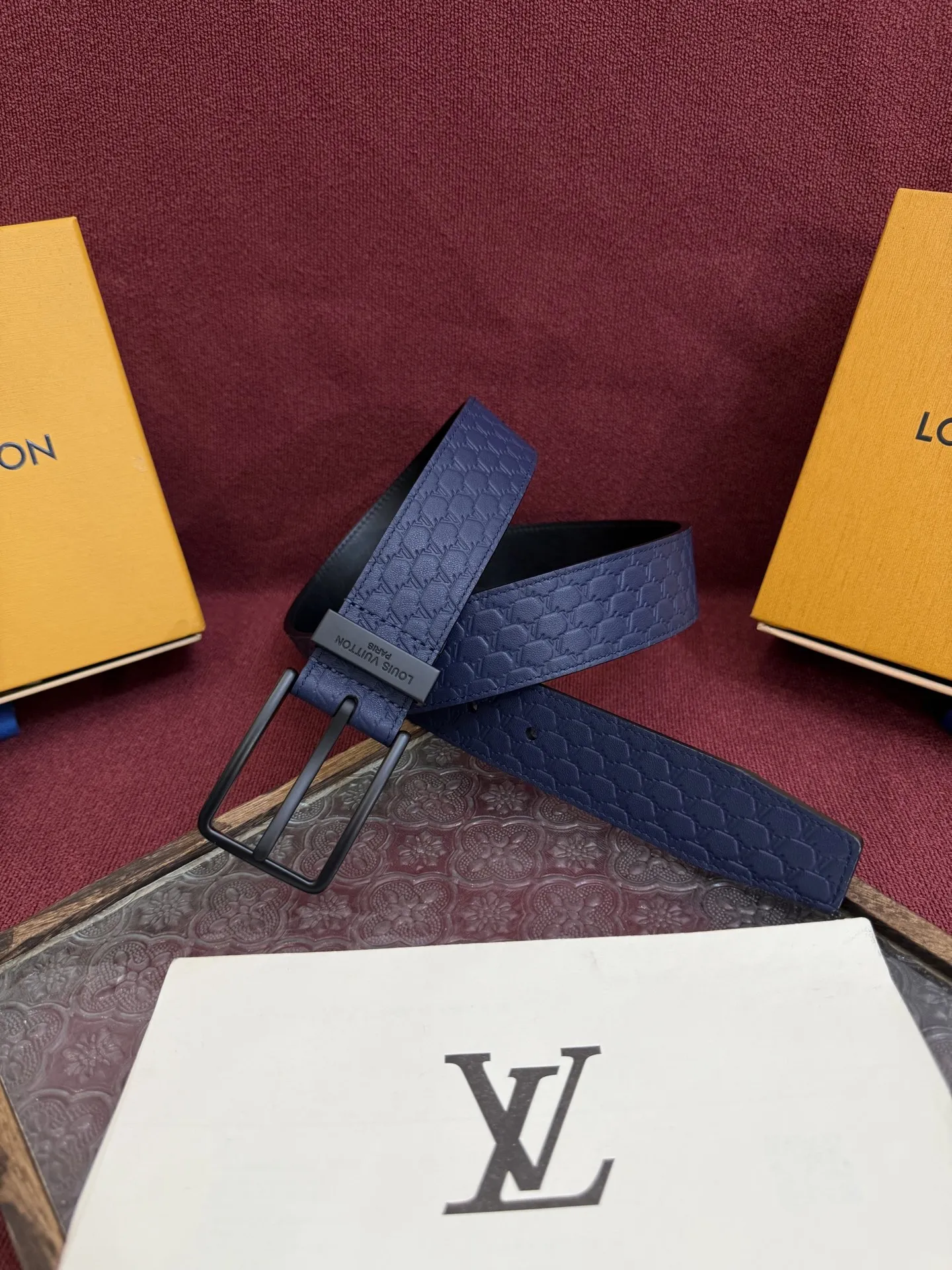 Louis Vuitton 2025 New Men s Leather Belt, 3.5cm Width - Detail view 1