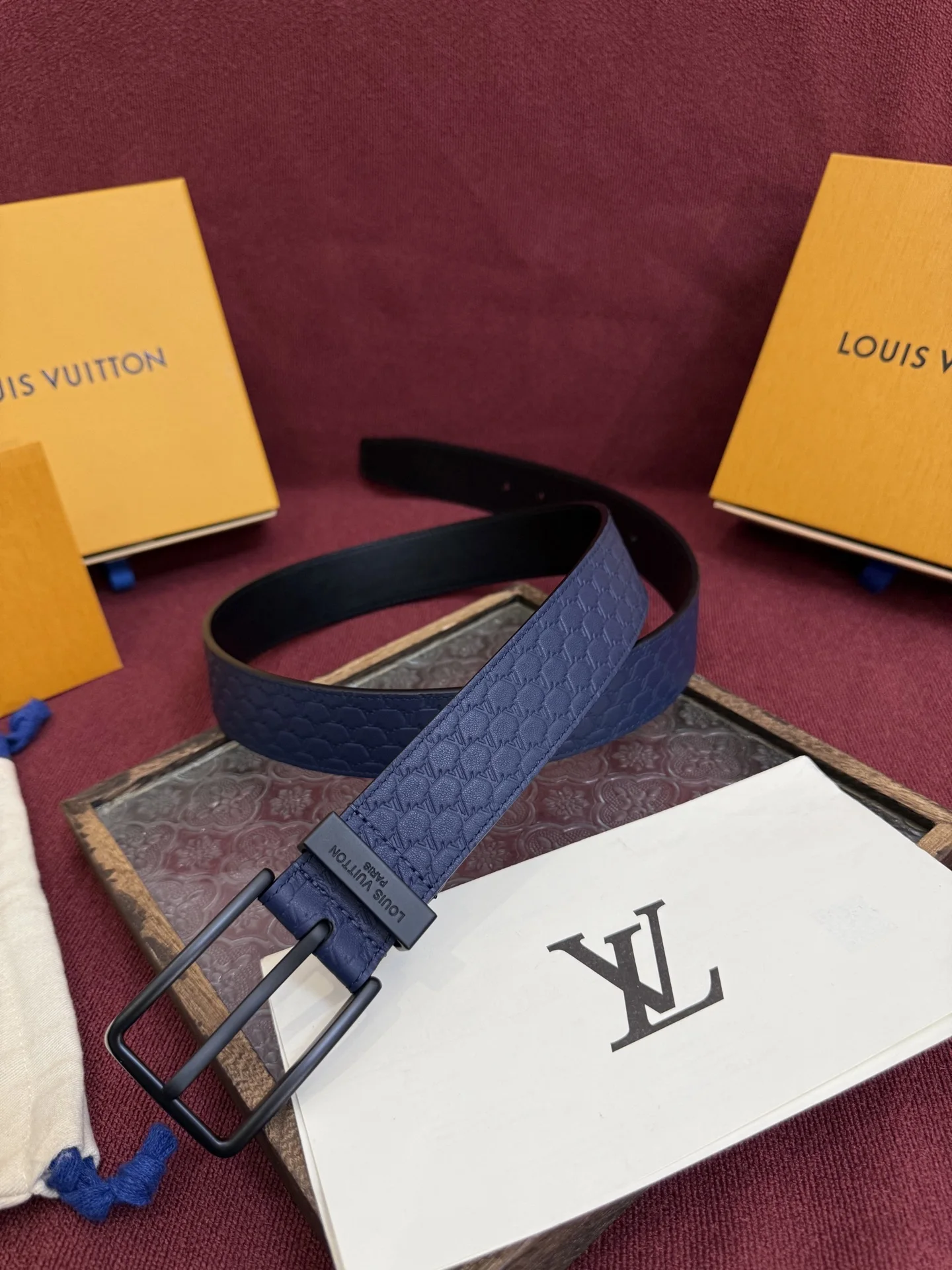 Louis Vuitton 2025 New Men s Leather Belt, 3.5cm Width - Detail view 2