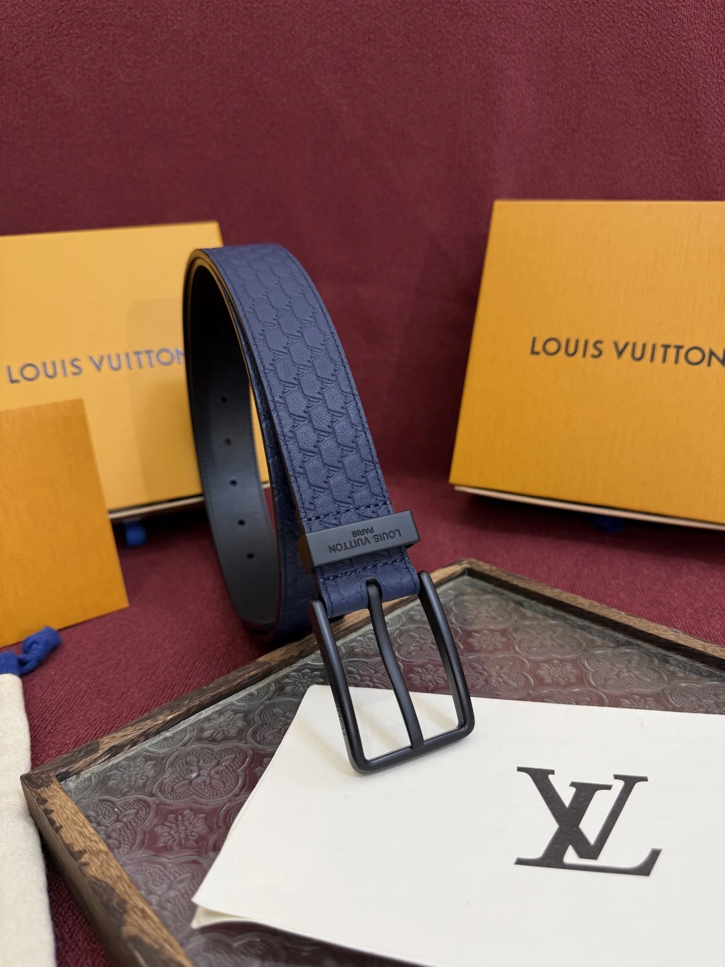 Louis Vuitton 2025 New Men s Leather Belt, 3.5cm Width - Detail view 3