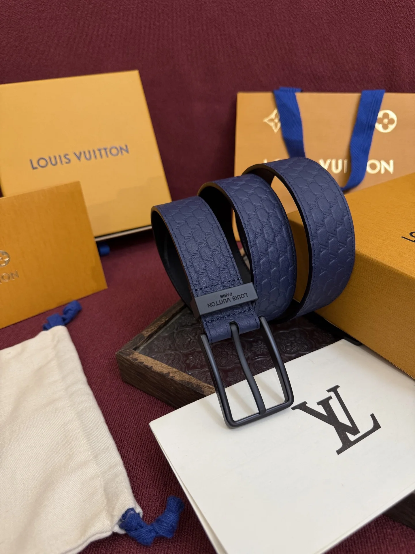 Louis Vuitton 2025 New Men s Leather Belt, 3.5cm Width - Detail view 6